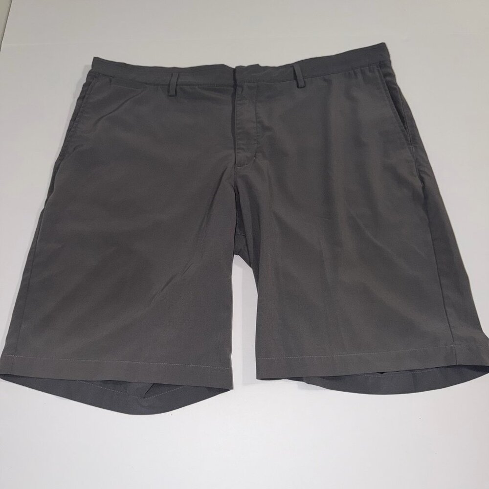 Nike Golf Dri Fit Shorts Standard Fit Flat Front Gray Mens Size 40 Activewear